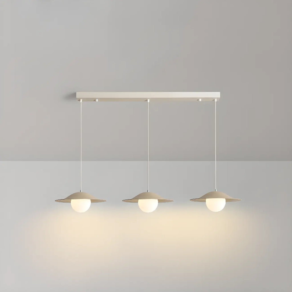 Suspension linéaire en verre blanc nordique pour salle à manger
