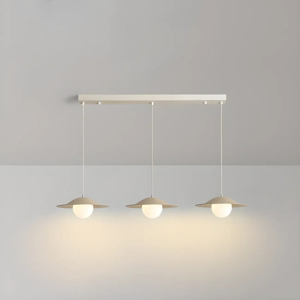 Suspension linéaire en verre blanc nordique pour salle à manger