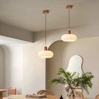 Suspension moderne en verre blanc avec accent en bois massif