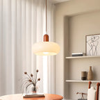 Suspension moderne en verre blanc avec accent en bois massif