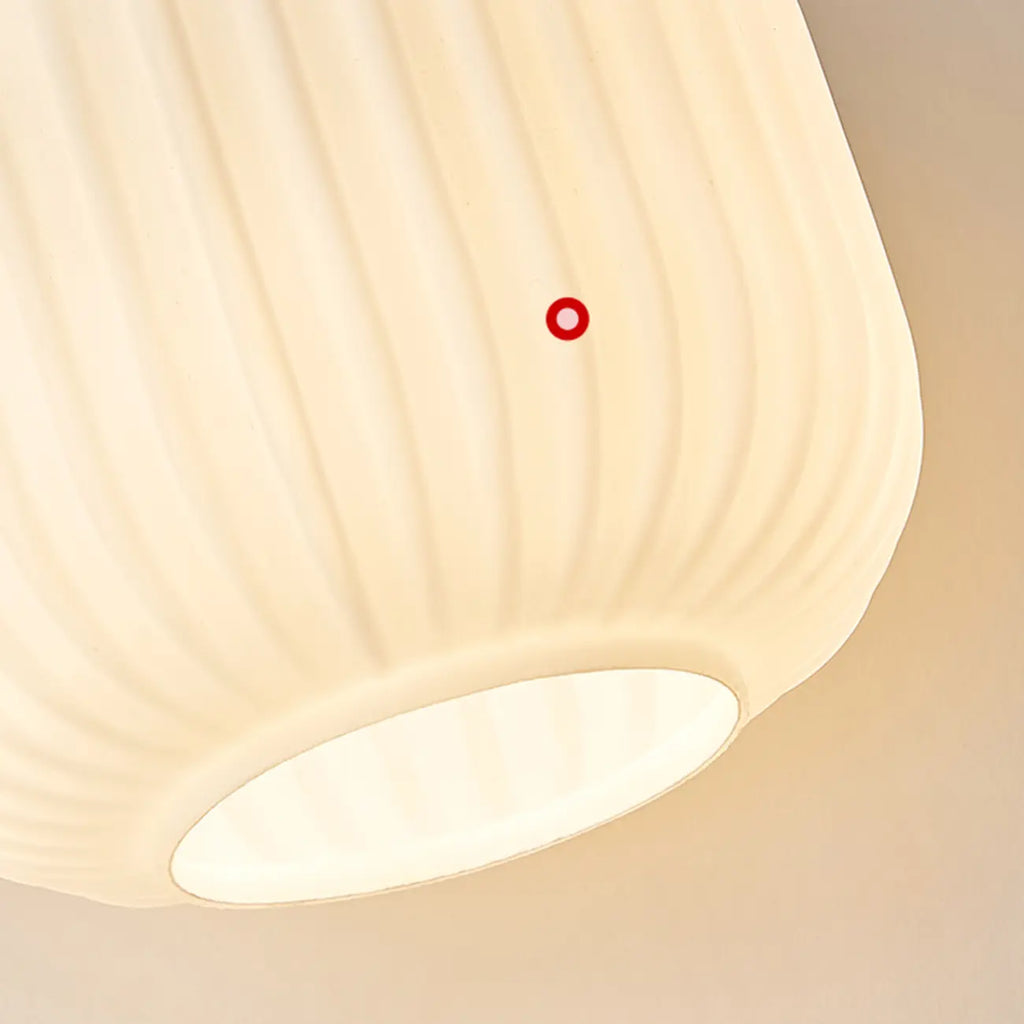 Suspension moderne en verre blanc avec accent en bois massif