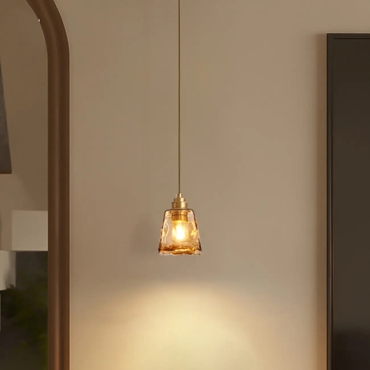 Suspension moderne en verre ambré à effet ondulé pour salle à manger