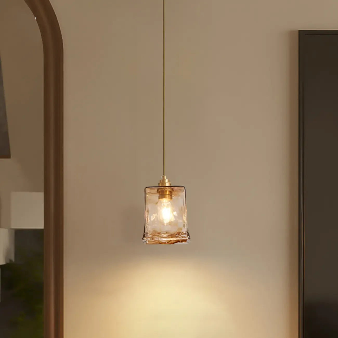 Suspension moderne en verre ambré à effet ondulé pour salle à manger