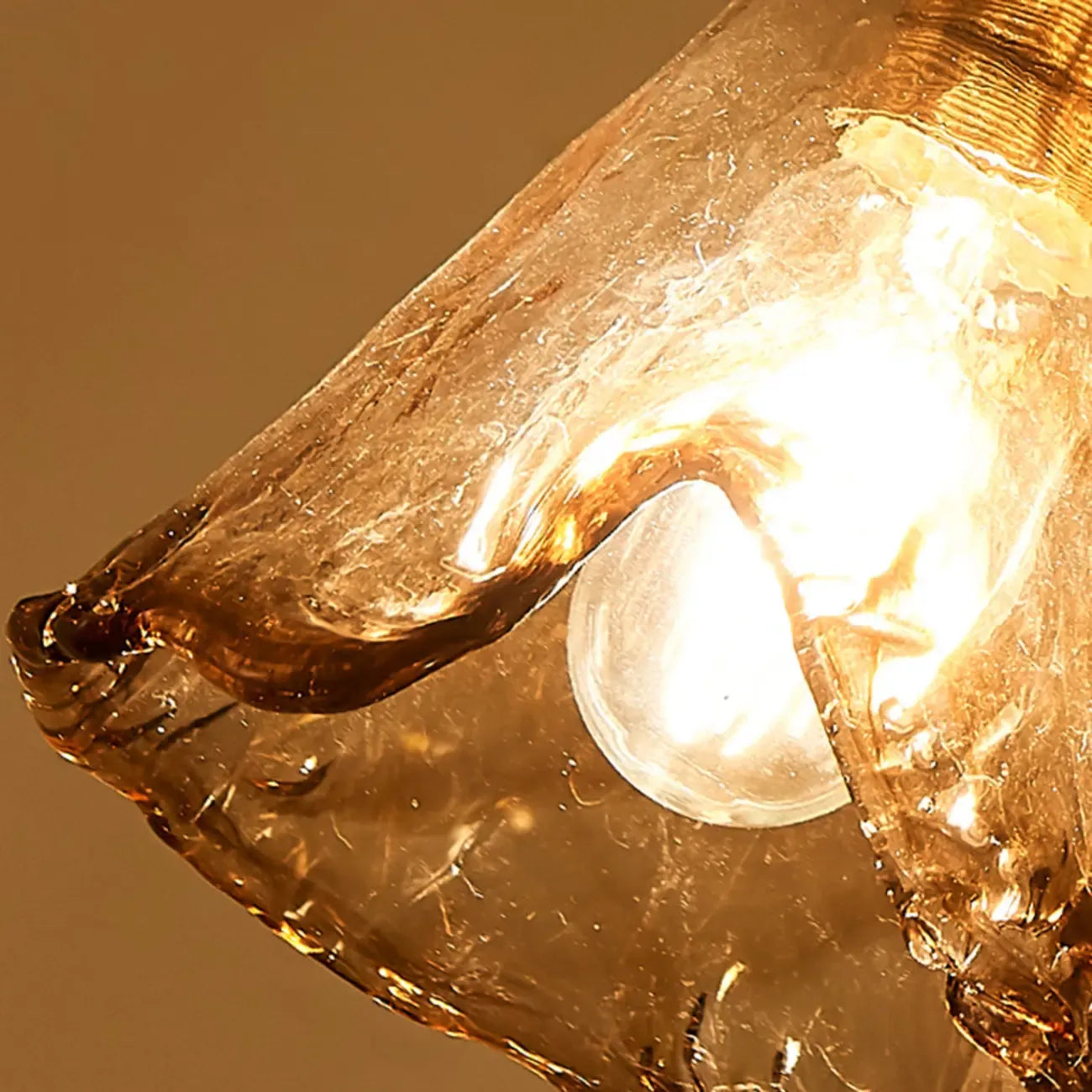 Suspension moderne en verre ambré à effet ondulé pour salle à manger