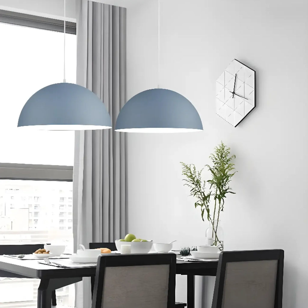 Suspension industrielle en aluminium noir pour restaurant