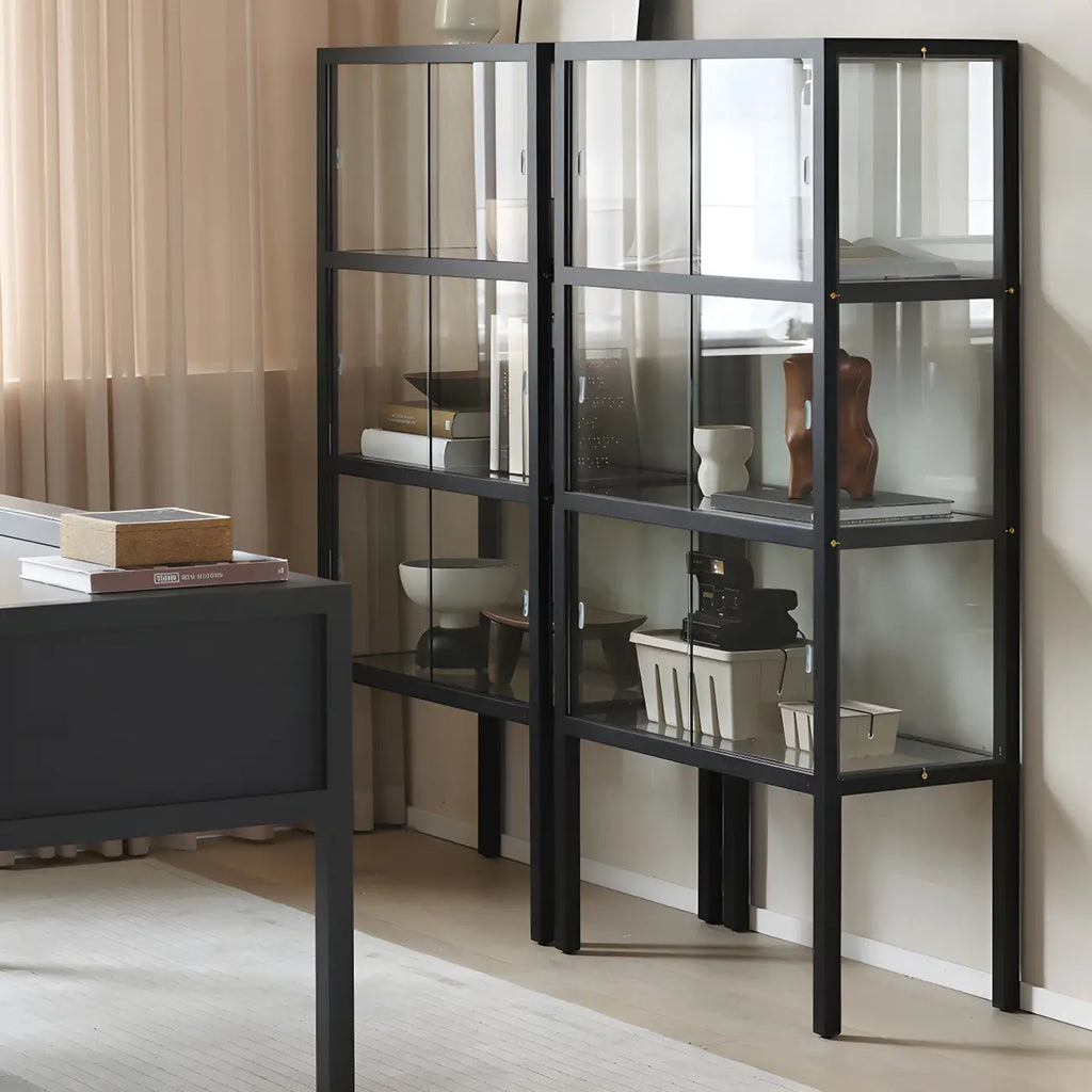 Vitrine moderne en verre noir avec cadre en métal