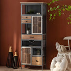 Vitrine moderne cintrée en bois clair et porte vitrée