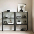 Vitrine moderne en verre noir avec cadre en métal