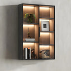 Vitrine murale en bois noir à plusieurs étagères