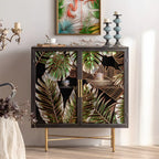 Vitrine en bois gris avec portes vitrées et pieds dorés