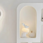 Vitrine de rangement ouverte contemporaine en bois blanc