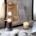 Lampe de table géométrique moderne en verre ambré pour chambre à coucher