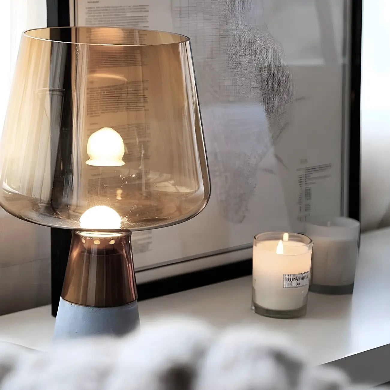 Lampe de table géométrique moderne en verre ambré pour chambre à coucher