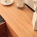 Commode double traditionnelle à 3 niveaux en bois naturel avec poignées dorées