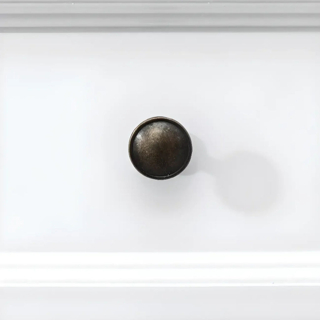 Commode élégante en bois blanc à 7 tiroirs avec poignée en métal
