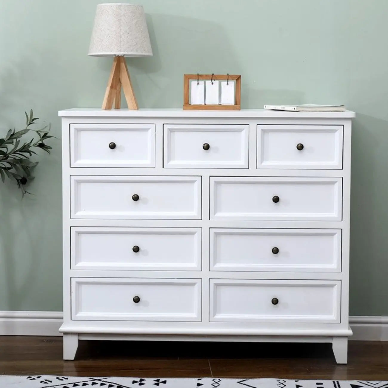 Commode élégante en bois blanc à 7 tiroirs avec poignée en métal