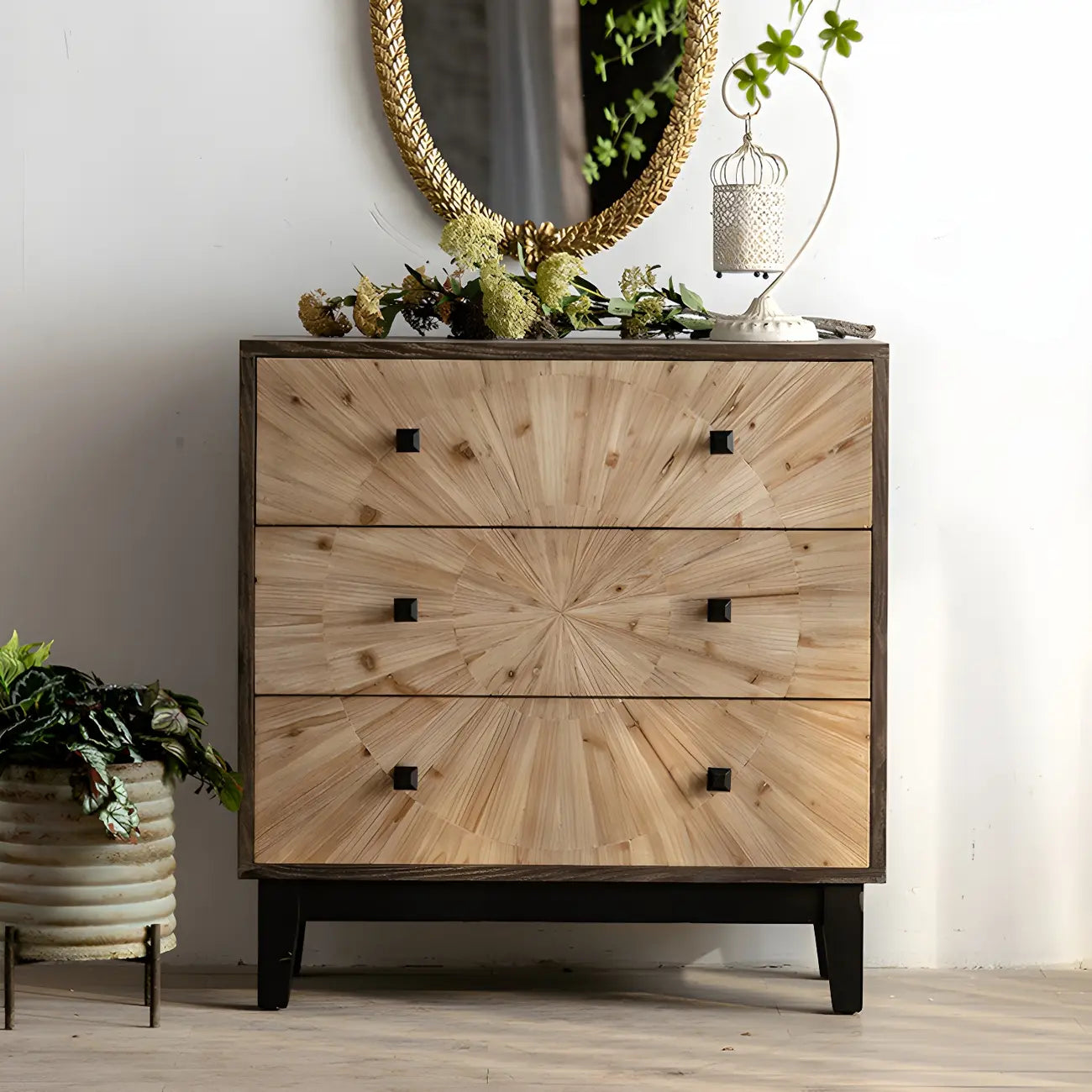 Charmante commode en bois, finition naturelle