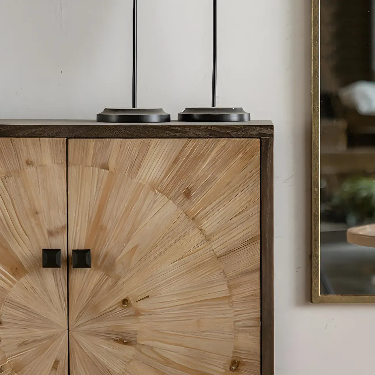Charmante commode en bois, finition naturelle