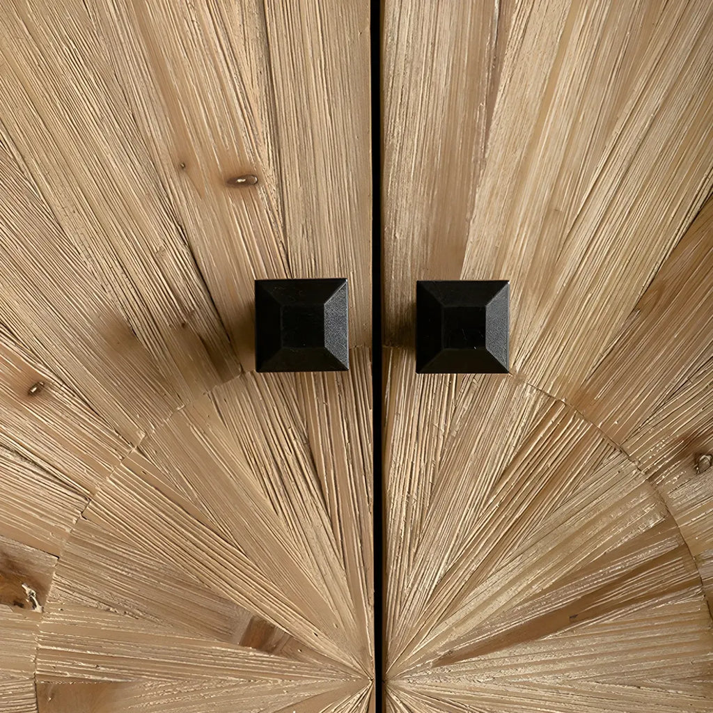 Charmante commode en bois, finition naturelle