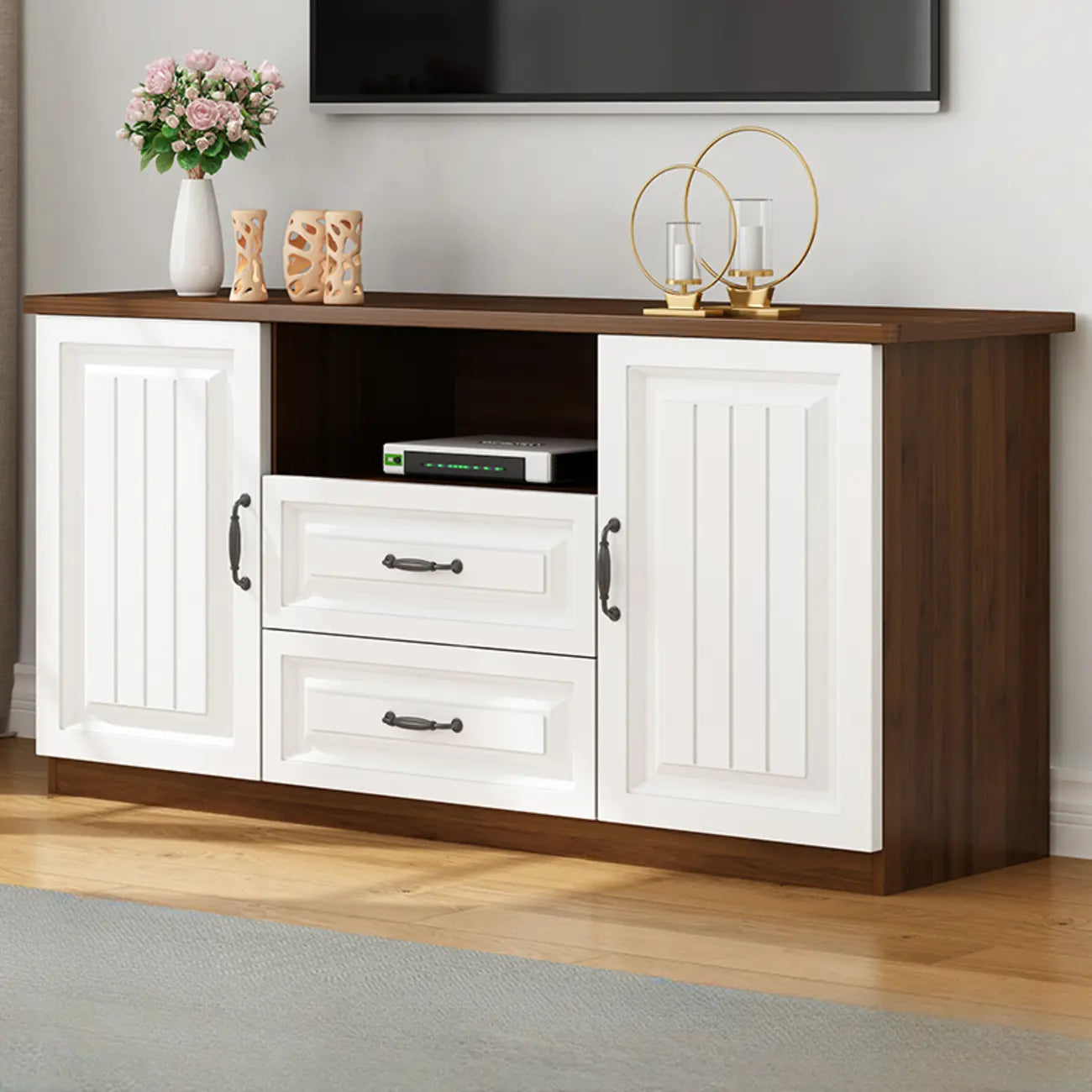 Meuble TV minimaliste en bois avec un grand espace de rangement pour une utilisation à domicile