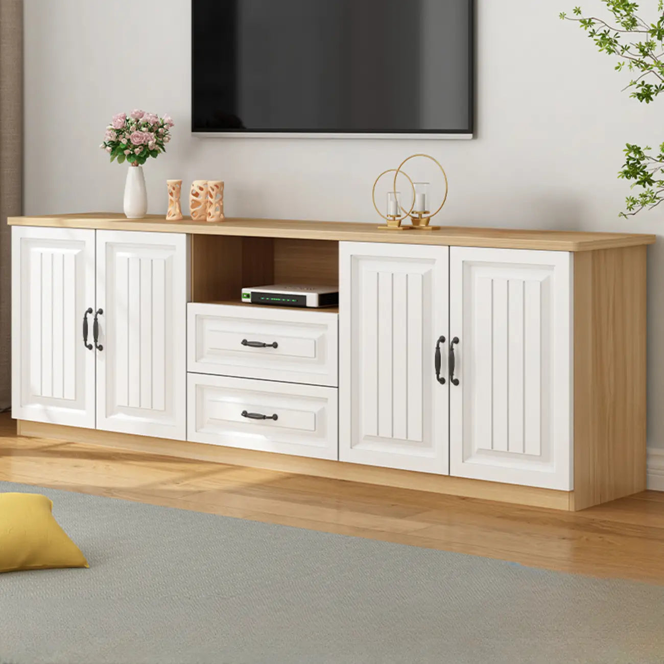 Meuble TV minimaliste en bois avec un grand espace de rangement pour une utilisation à domicile