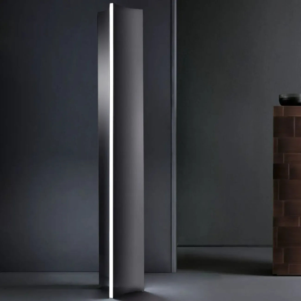Lampadaire minimaliste en métal à intensité variable pour salon