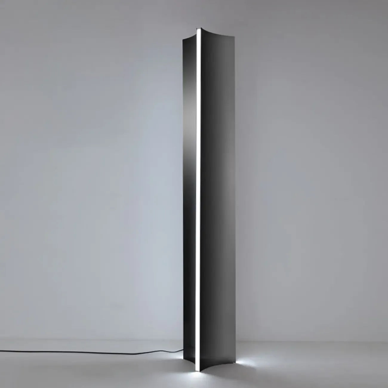 Lampadaire minimaliste en métal à intensité variable pour salon