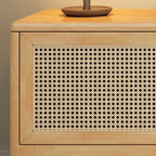 Meuble TV bohème en rotin et bois blanc avec rangement