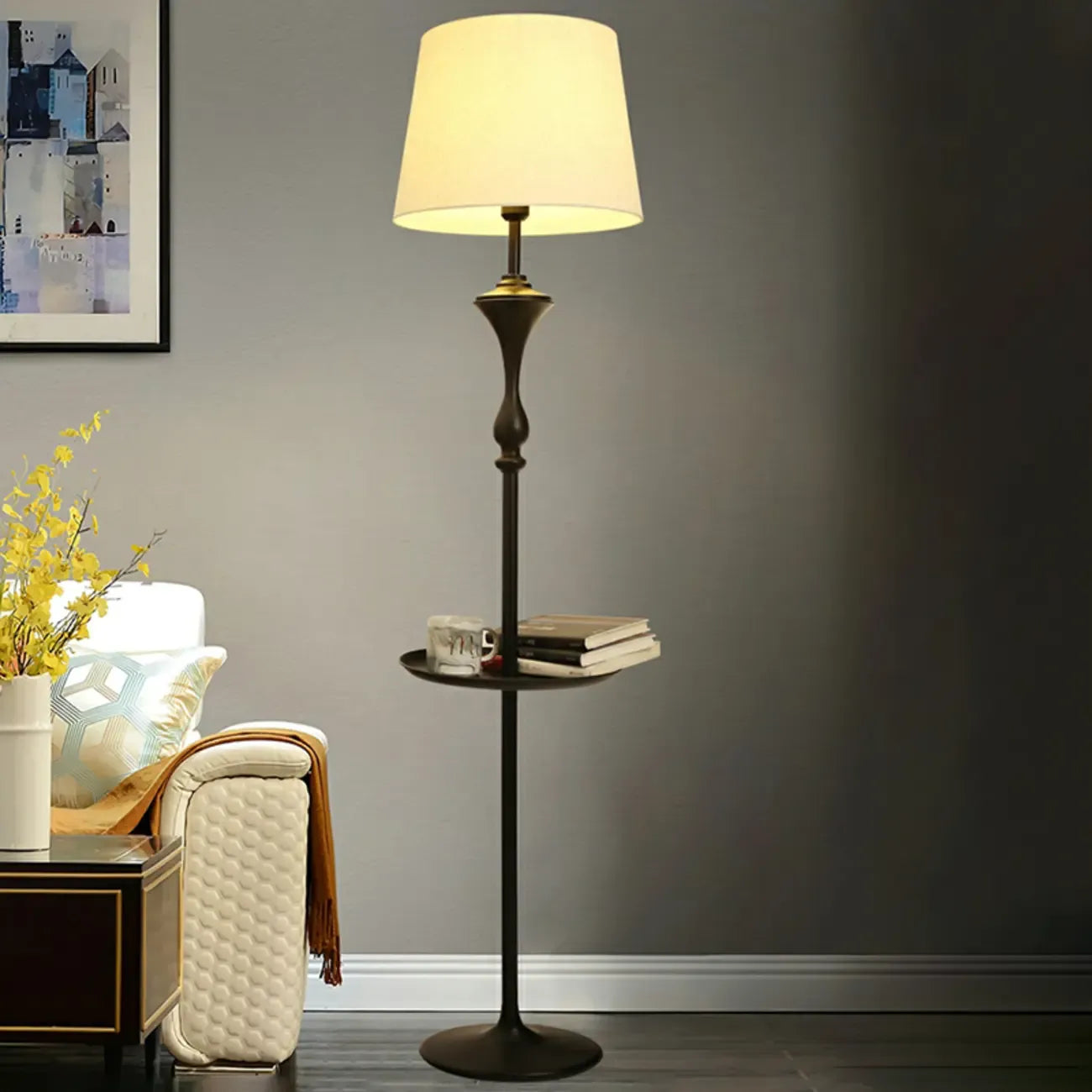 Lampadaire de table moderne en métal noir avec abat-jour en tissu beige