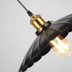 Suspension ronde noire réglable de style industriel