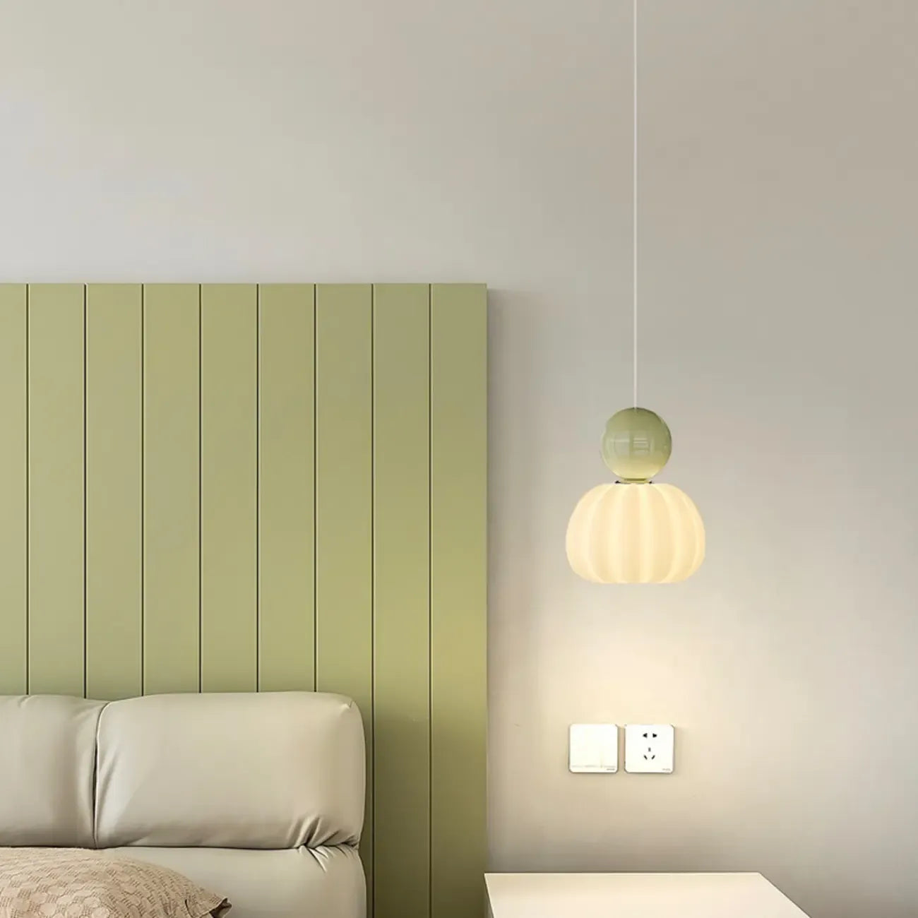 Suspension crème en format mini pour chambre à coucher