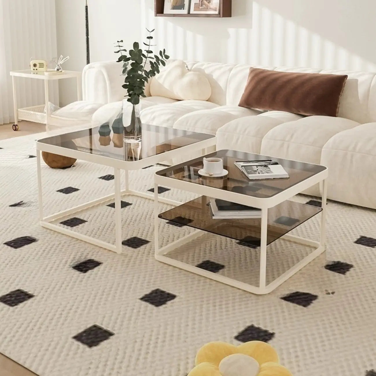 Table basse gigogne moderne en verre noir avec rangement
