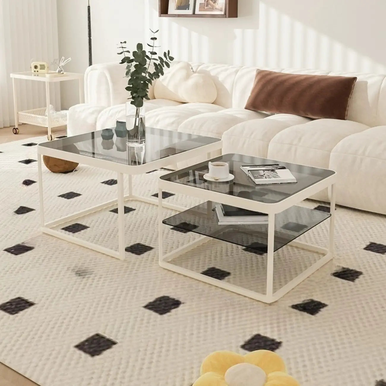 Table basse gigogne moderne en verre noir avec rangement