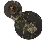 Table basse ronde minimaliste blanche avec plateau en pierre