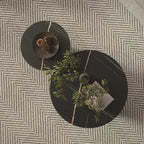 Table basse ronde minimaliste blanche avec plateau en pierre