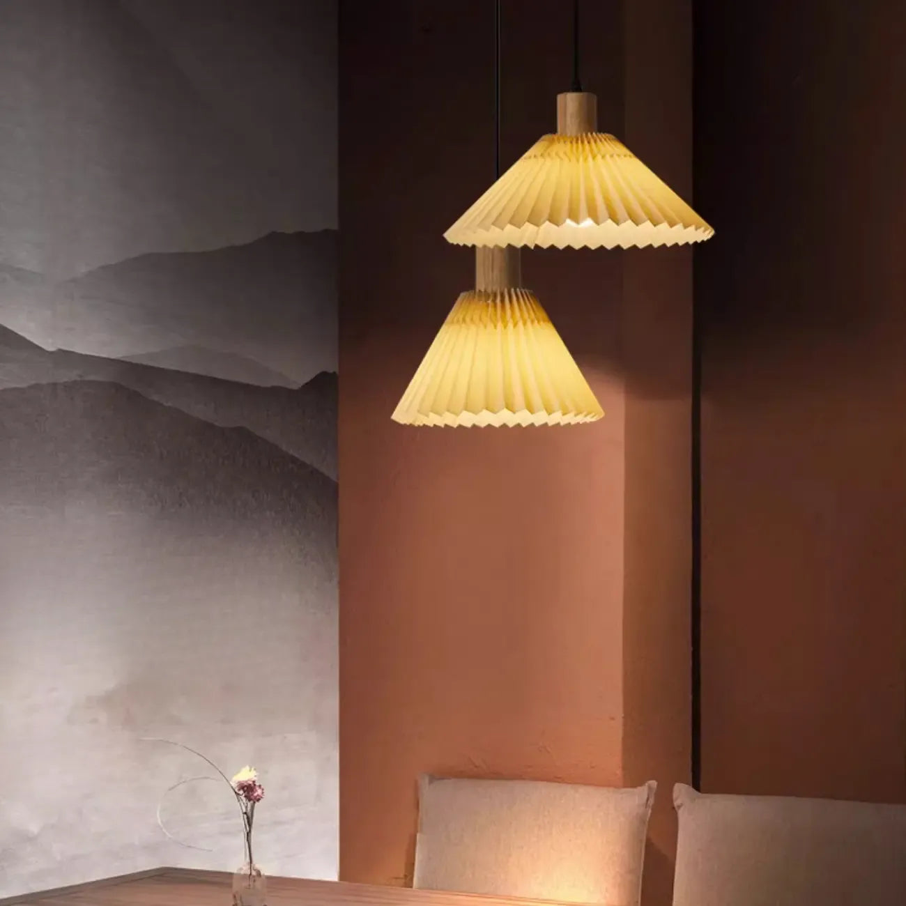 Suspension plissée beige moderne pour salle à manger
