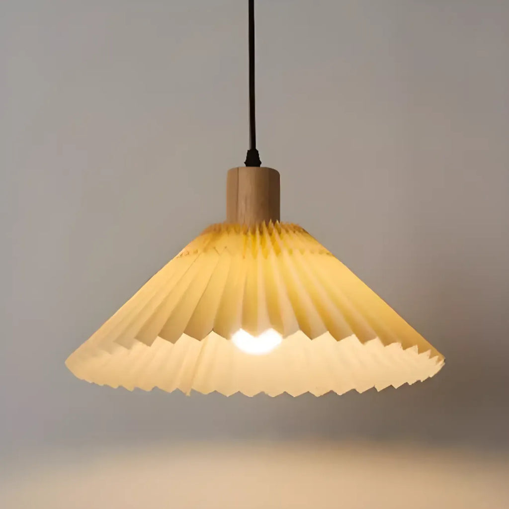 Suspension plissée beige moderne pour salle à manger