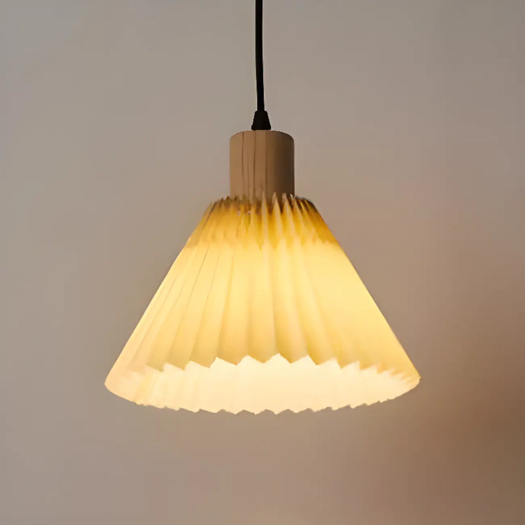 Suspension plissée beige moderne pour salle à manger