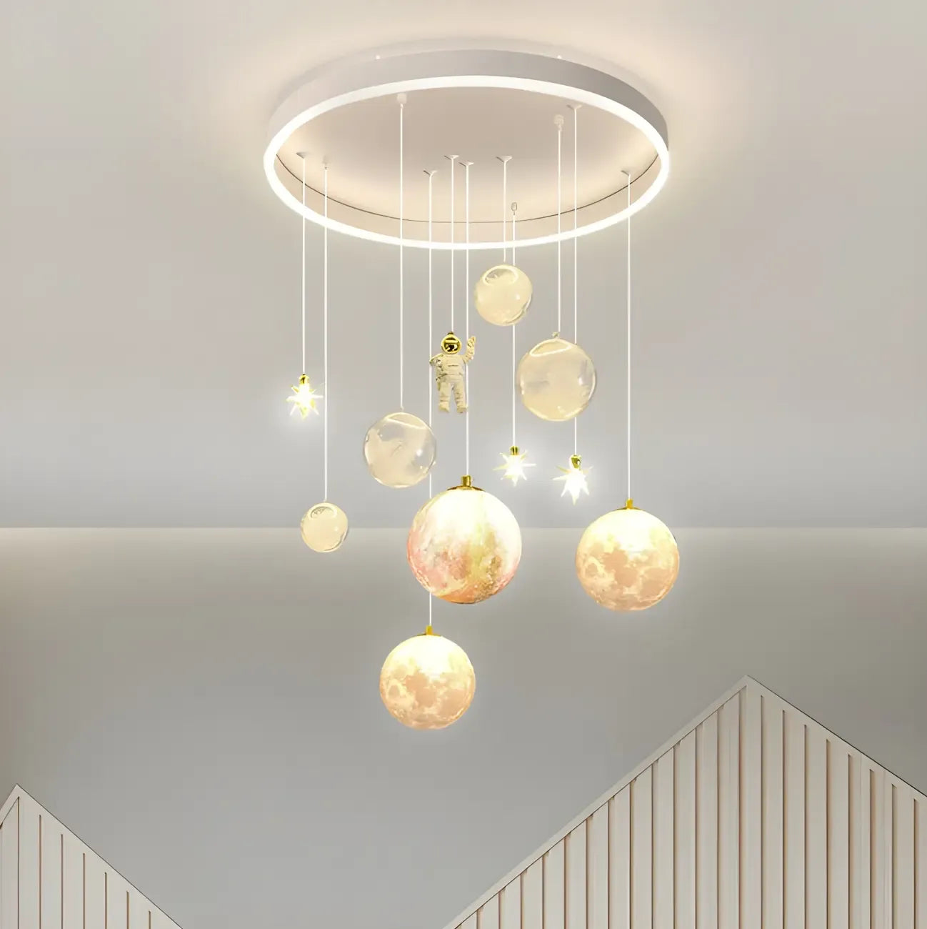 Suspension lumineuse Glam LED Planet à 7 lumières pour chambre d'enfant