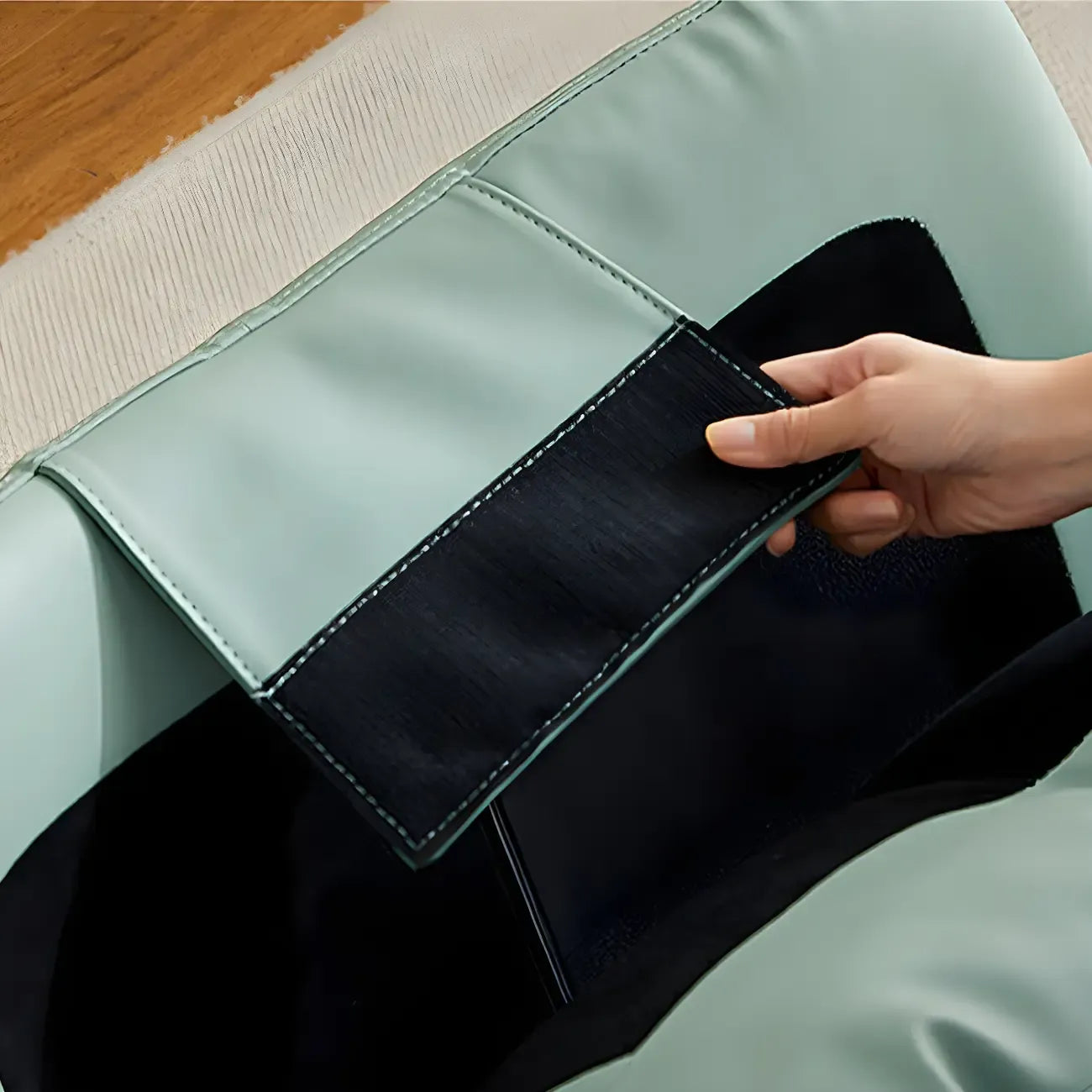 Fauteuil à bascule moderne en cuir bleu pour intérieur