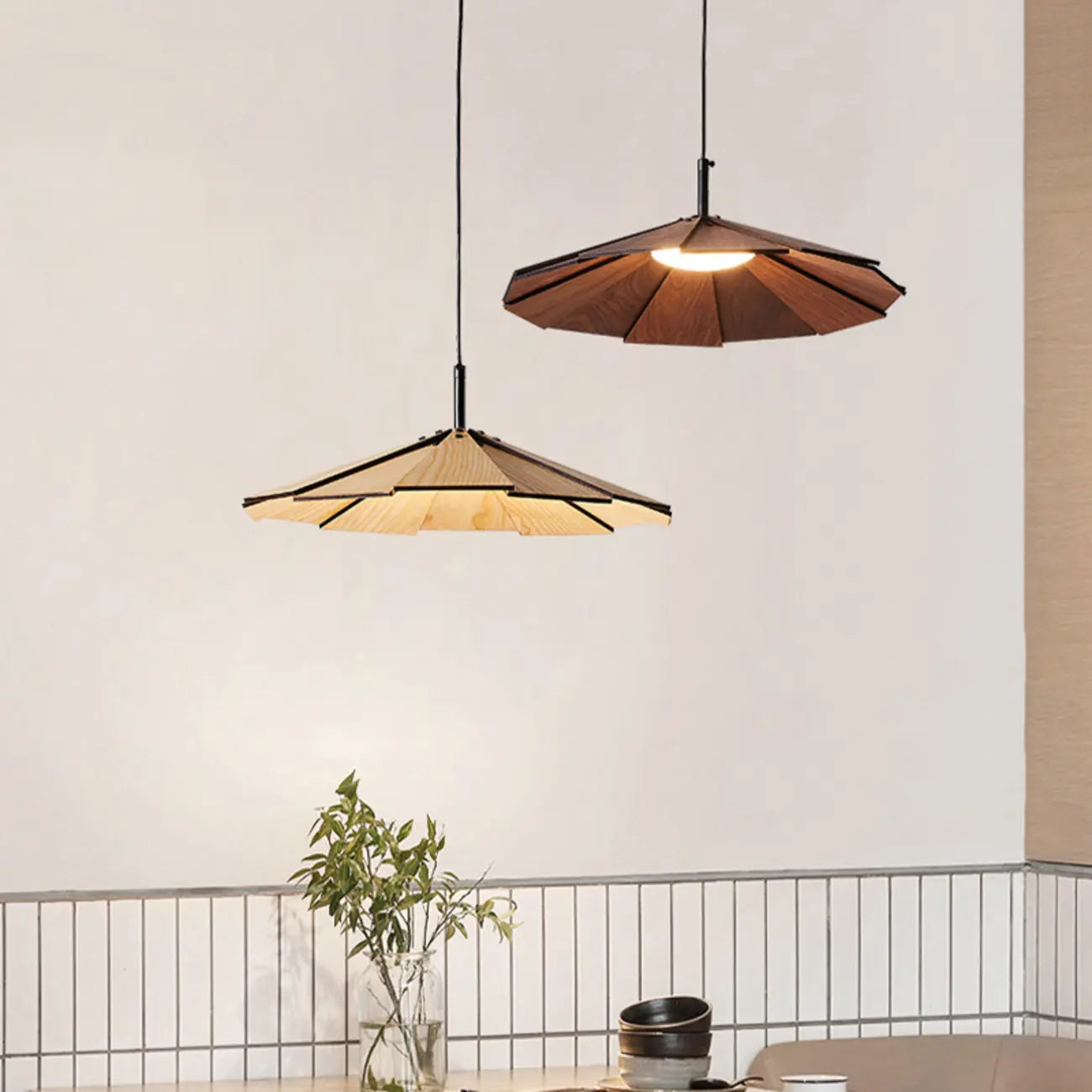 Suspension ronde classique en bois avec abat-jour pour la maison