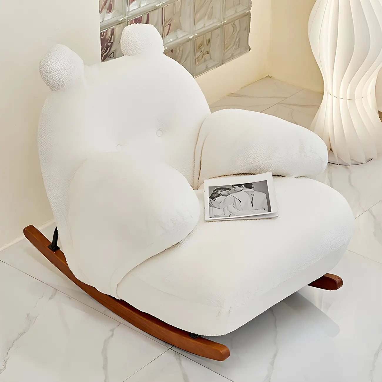 Joli fauteuil à bascule blanc rembourré avec repose-pieds pour l'intérieur