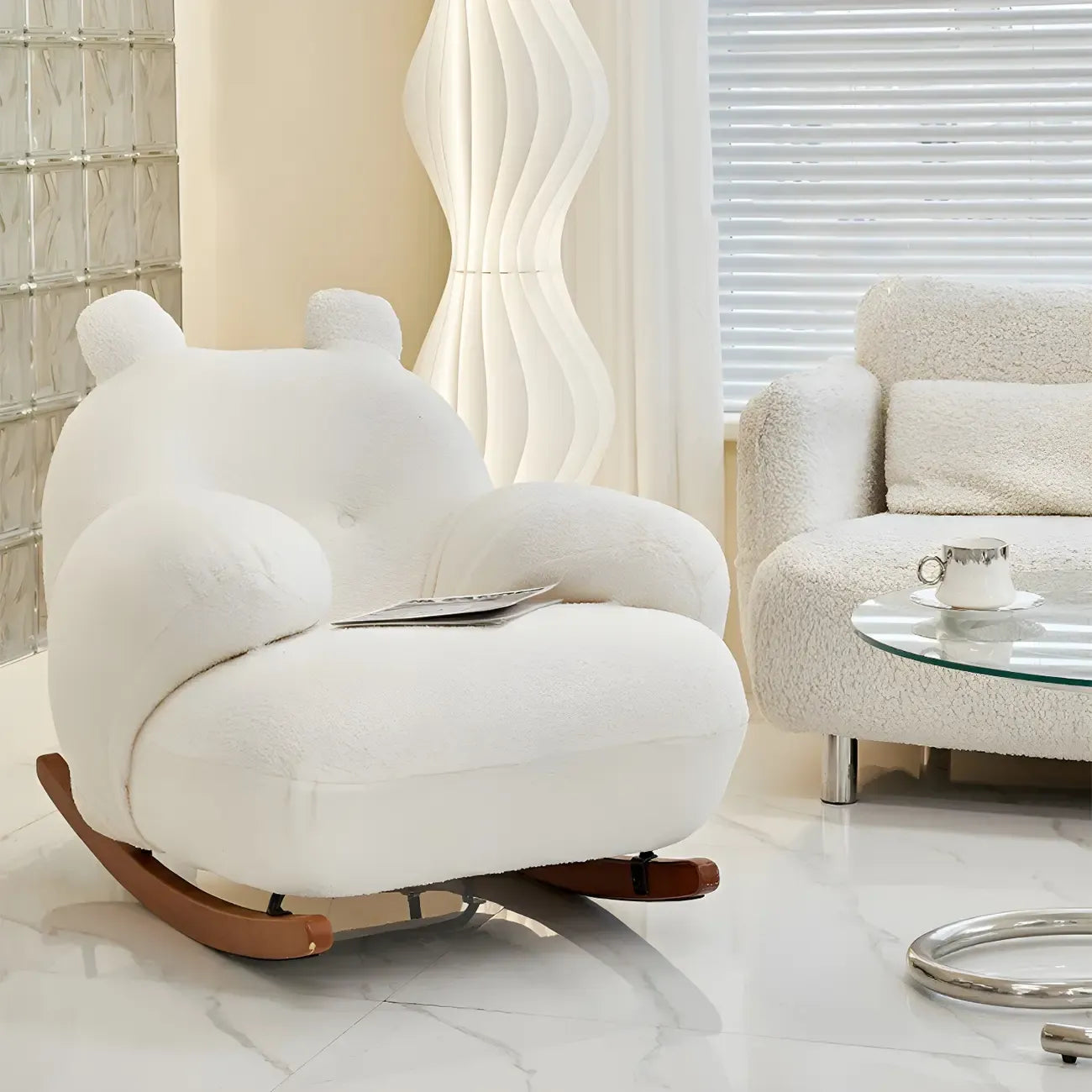 Joli fauteuil à bascule blanc rembourré avec repose-pieds pour l'intérieur