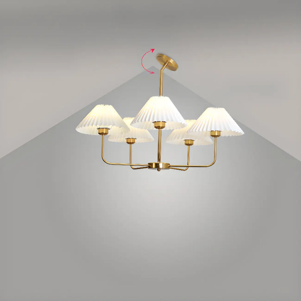 Lustre moderne doré avec abat-jour plissés pour salon