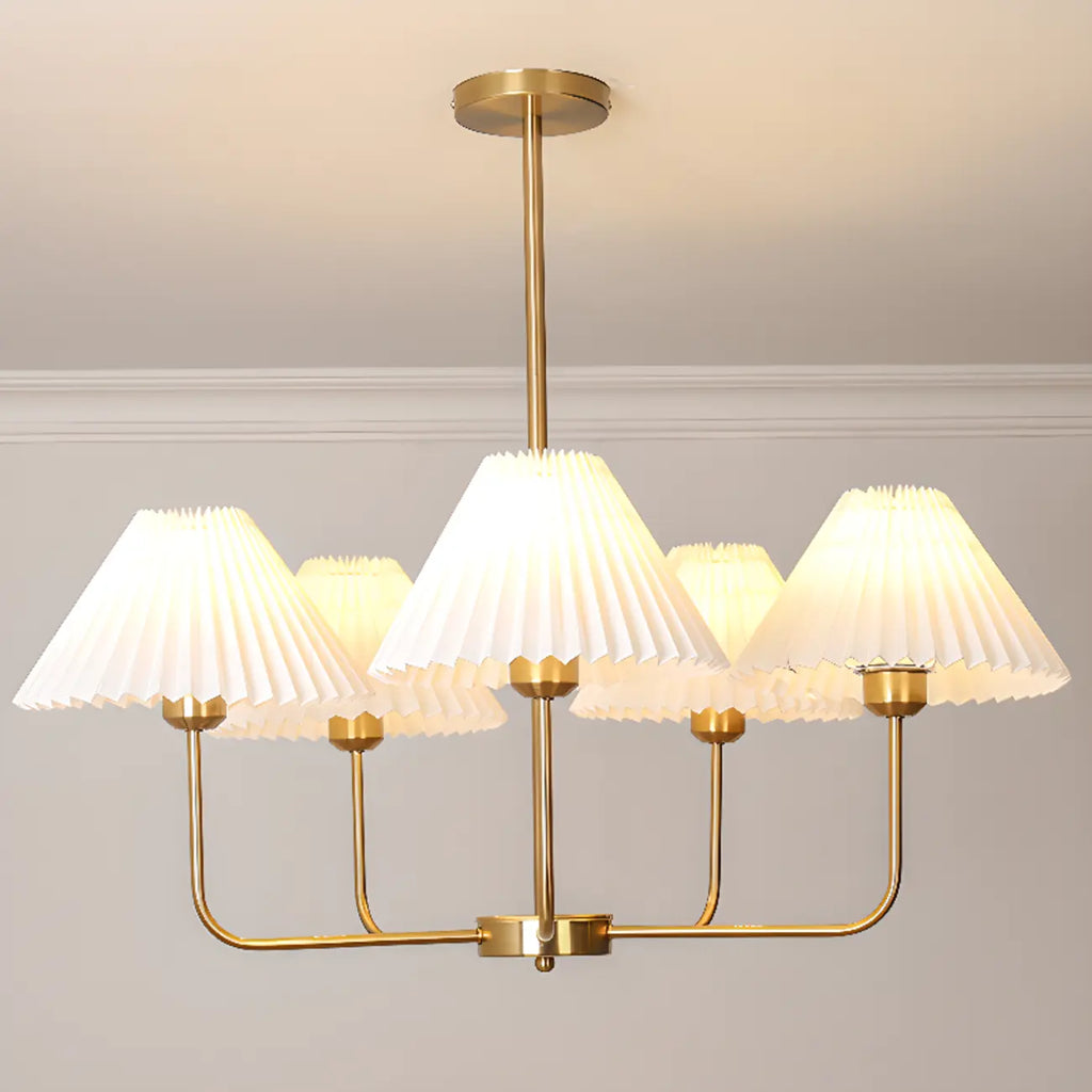 Lustre moderne doré avec abat-jour plissés pour salon