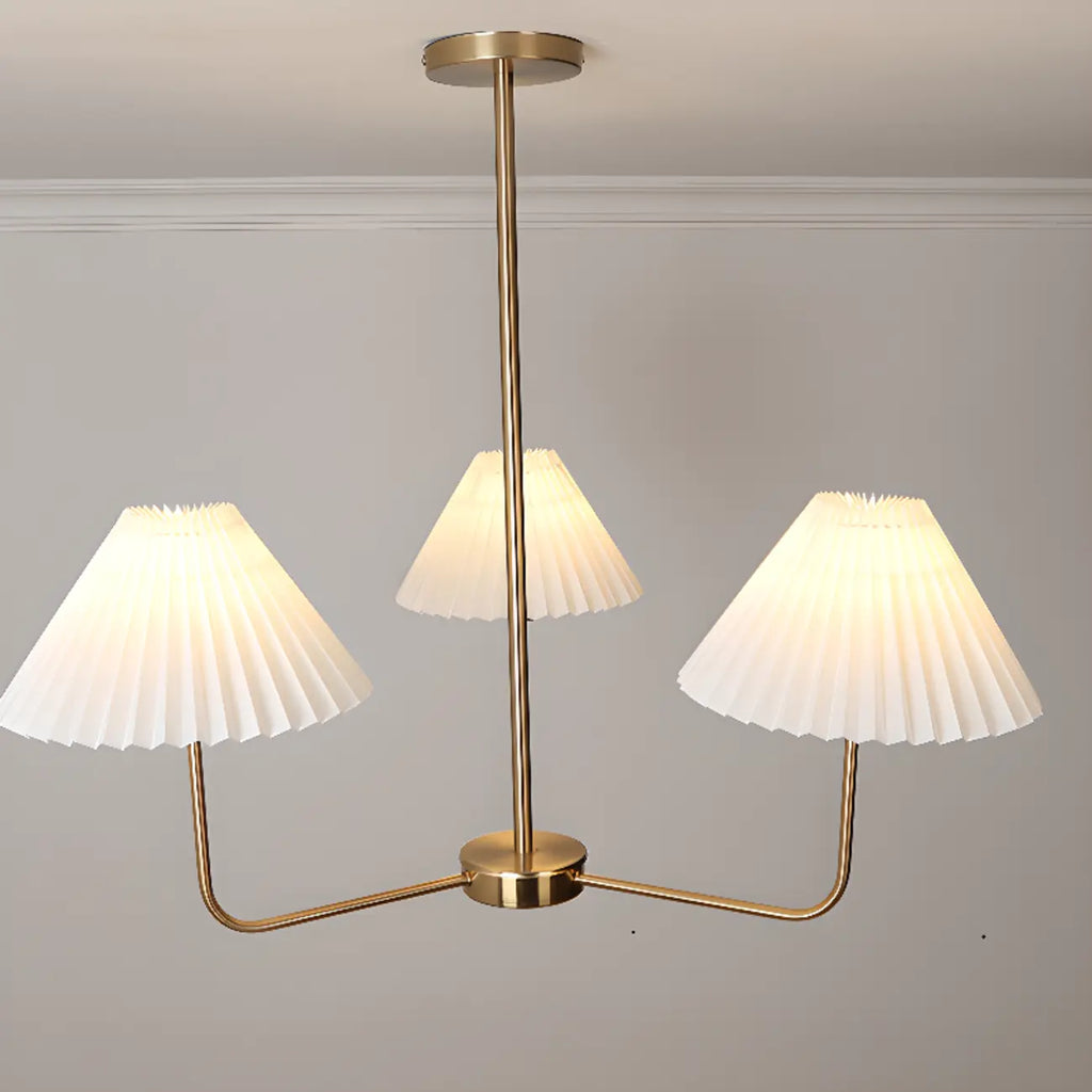 Lustre moderne doré avec abat-jour plissés pour salon