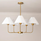 Lustre moderne doré avec abat-jour plissés pour salon