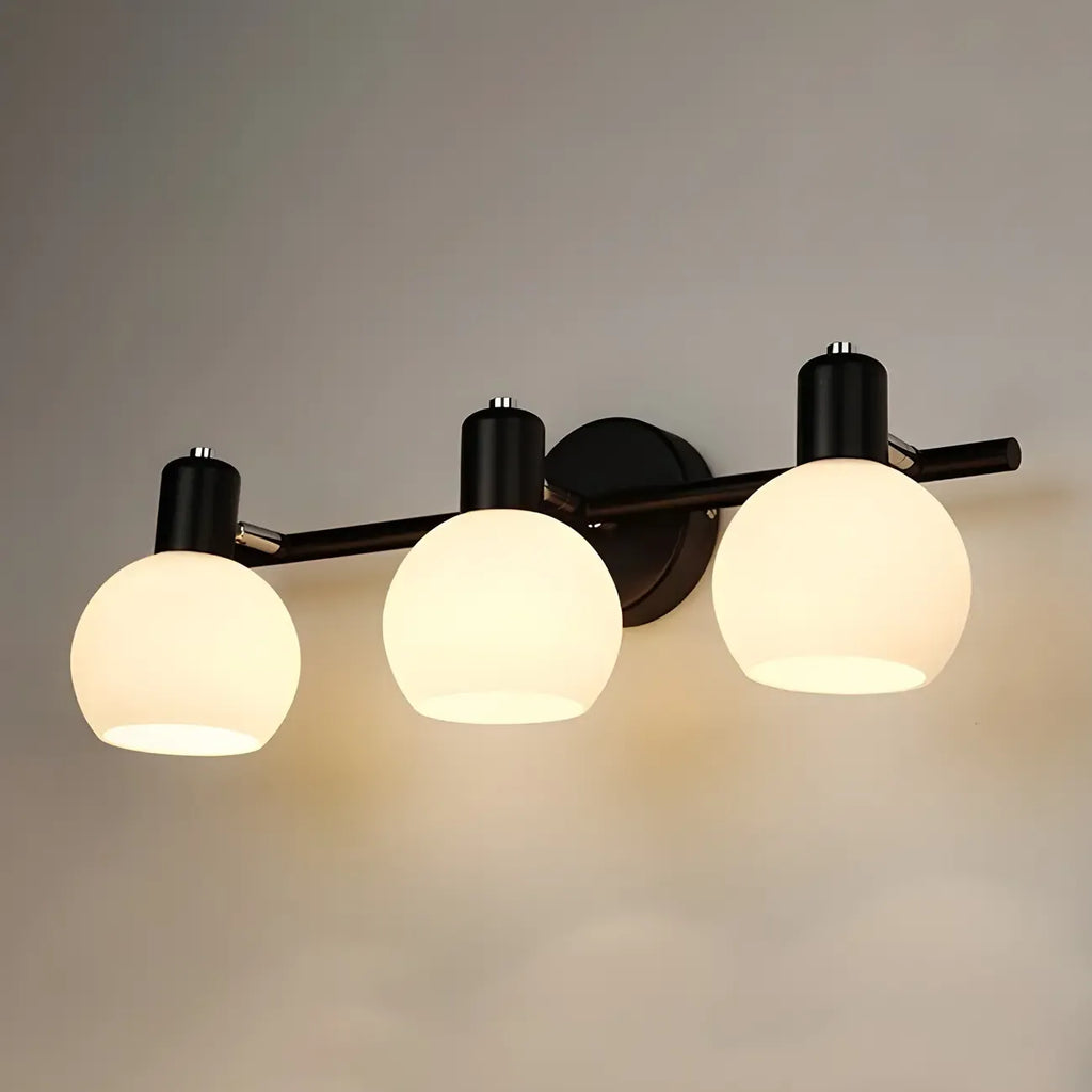 Applique murale moderne à 3 têtes noires avec abat-jour en verre blanc