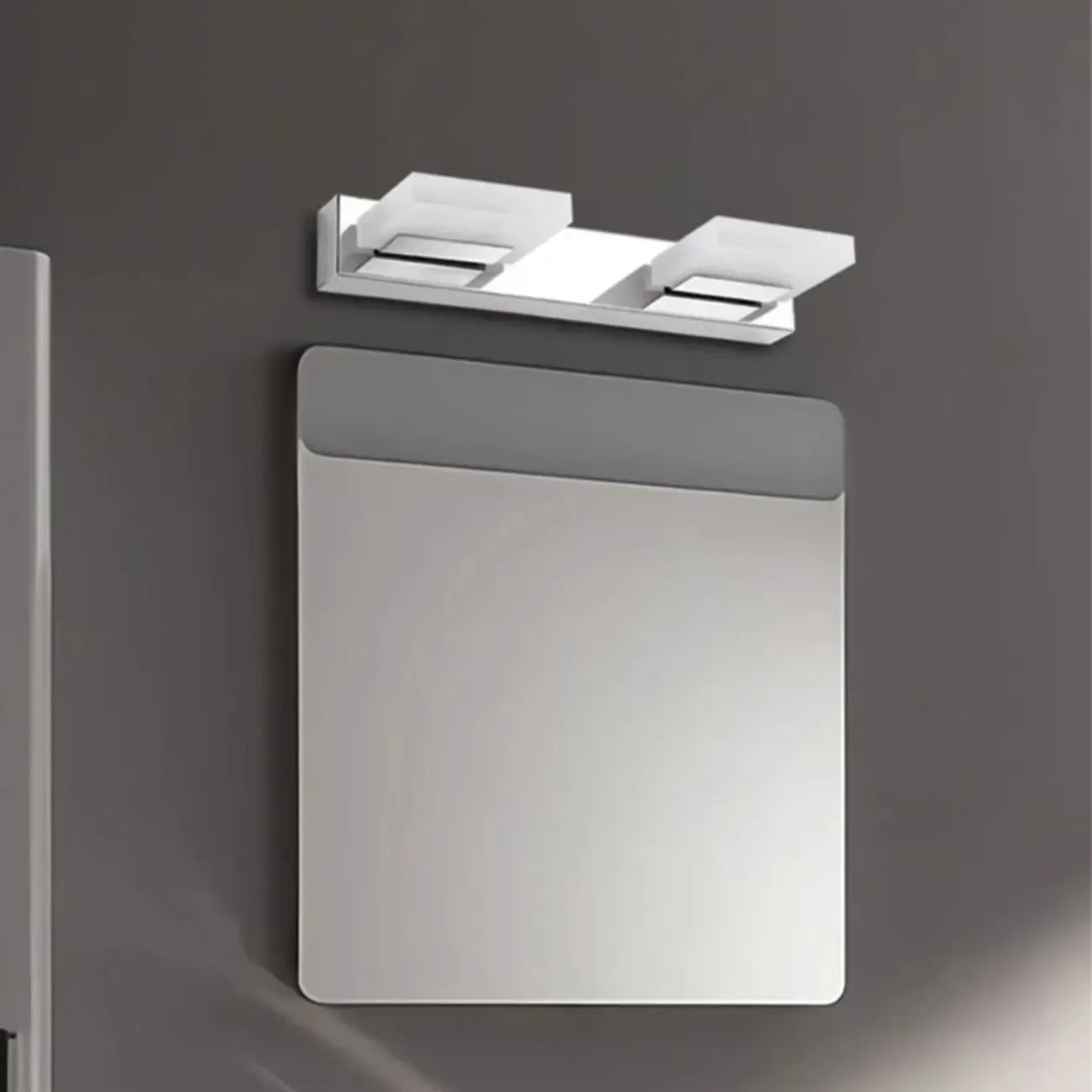 Applique murale minimaliste argentée à 3 lumières en acier inoxydable pour salle de bain