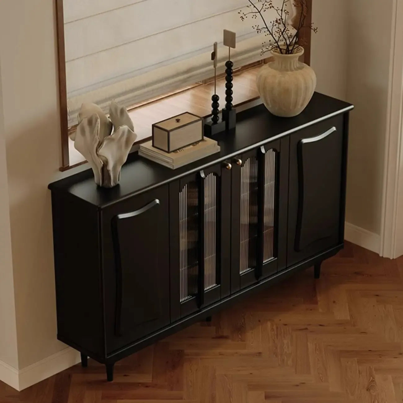 Buffet médiéval en bois noir avec étagères